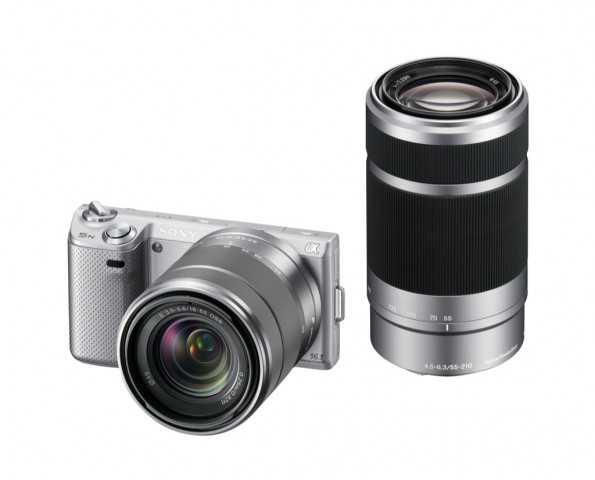 Sony NEX-5 mit Zoomobjektiv (Bild: Sony)